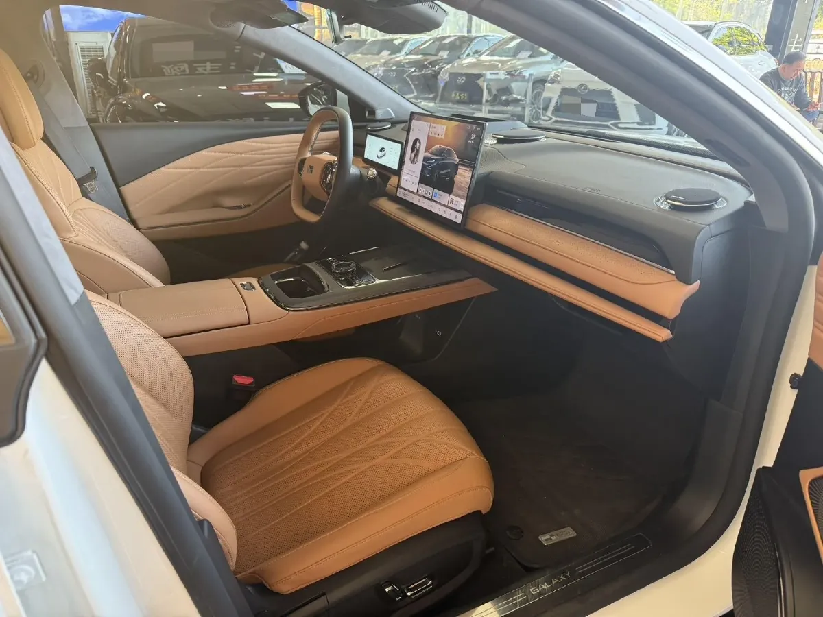 2025 Geely Galaxy Starshine 8 1.5T 163HP L4 3DHT PHEV 27.69KWH,autocango,china used car exporter,china ev exporter,chinese used car exporter,chinese used ev exporter