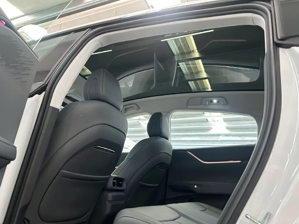 2025 Xpeng G6 BEV 68.5KWH,autocango,china used car exporter,china ev exporter,chinese used car exporter,chinese used ev exporter