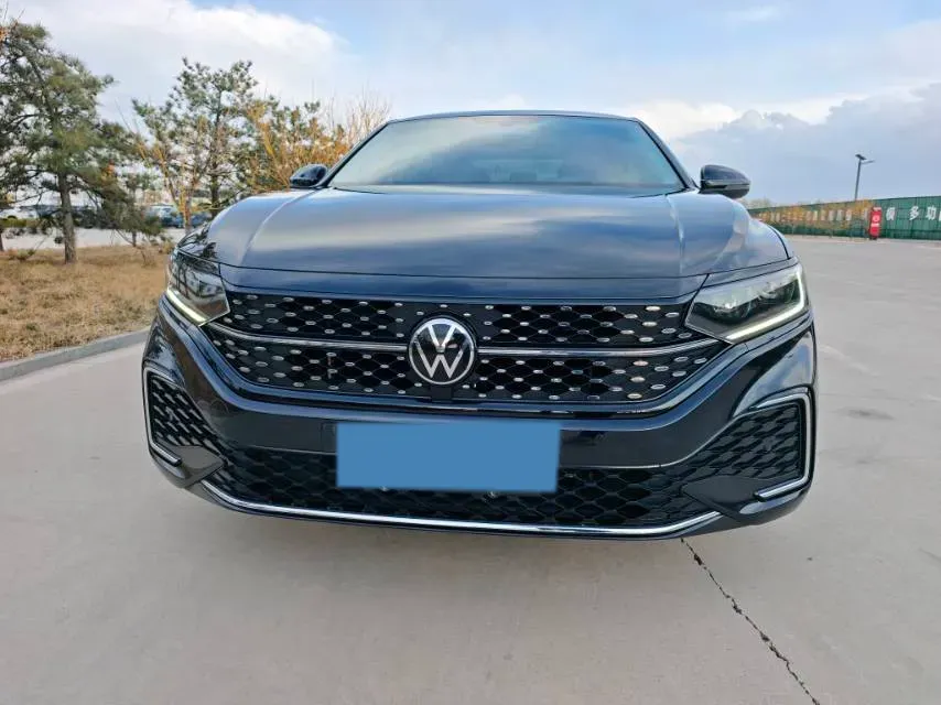2023 Volkswagen Passat 2.0T 186HP L4 7DCT,autocango,china used car exporter,china ev exporter,chinese used car exporter,chinese used ev exporter
