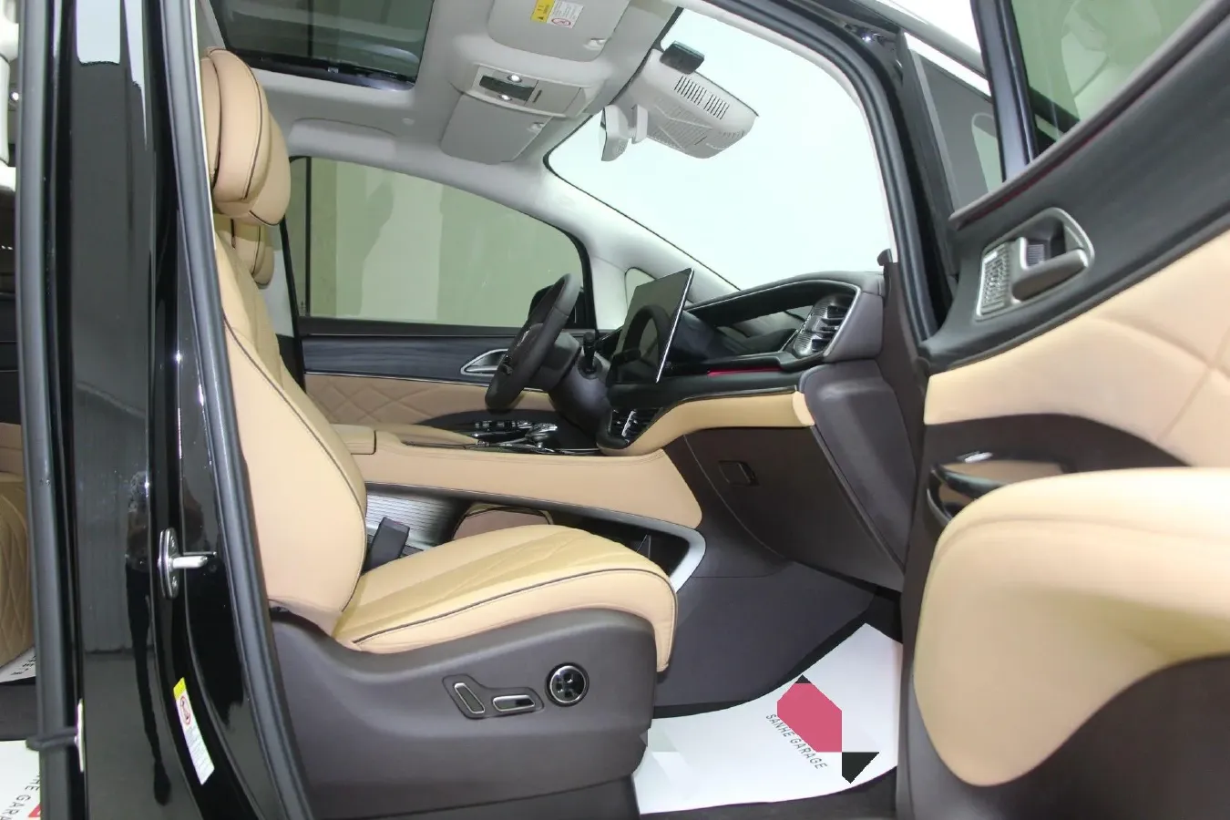 2024 Denza D9 1.5T 139HP L4 E-CVT PHEV 40KWH,autocango,china used car exporter,china ev exporter,chinese used car exporter,chinese used ev exporter