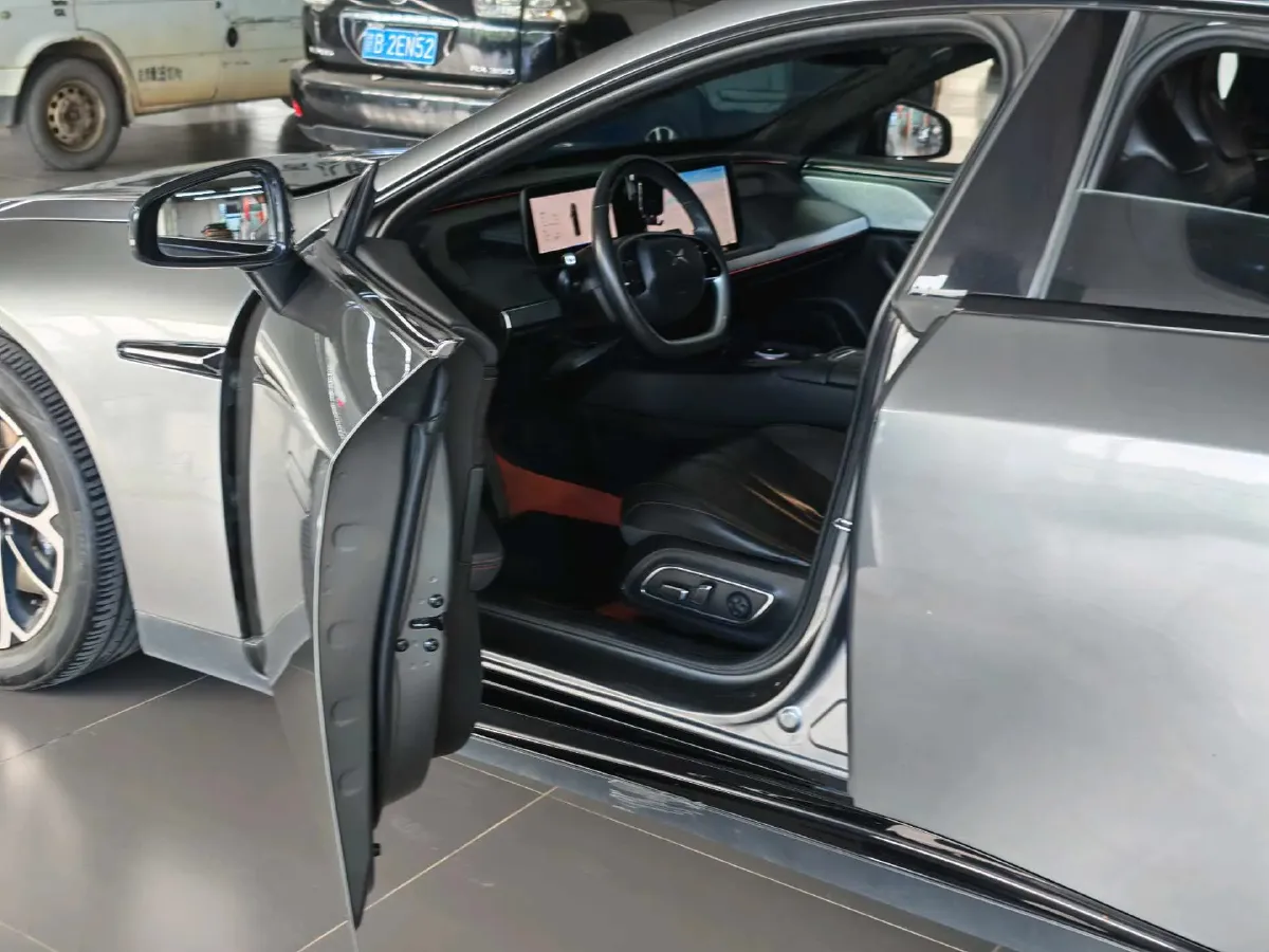 2020 DS 7 1.6T 215HP L4 8AT,autocango,china used car exporter,china ev exporter,chinese used car exporter,chinese used ev exporter