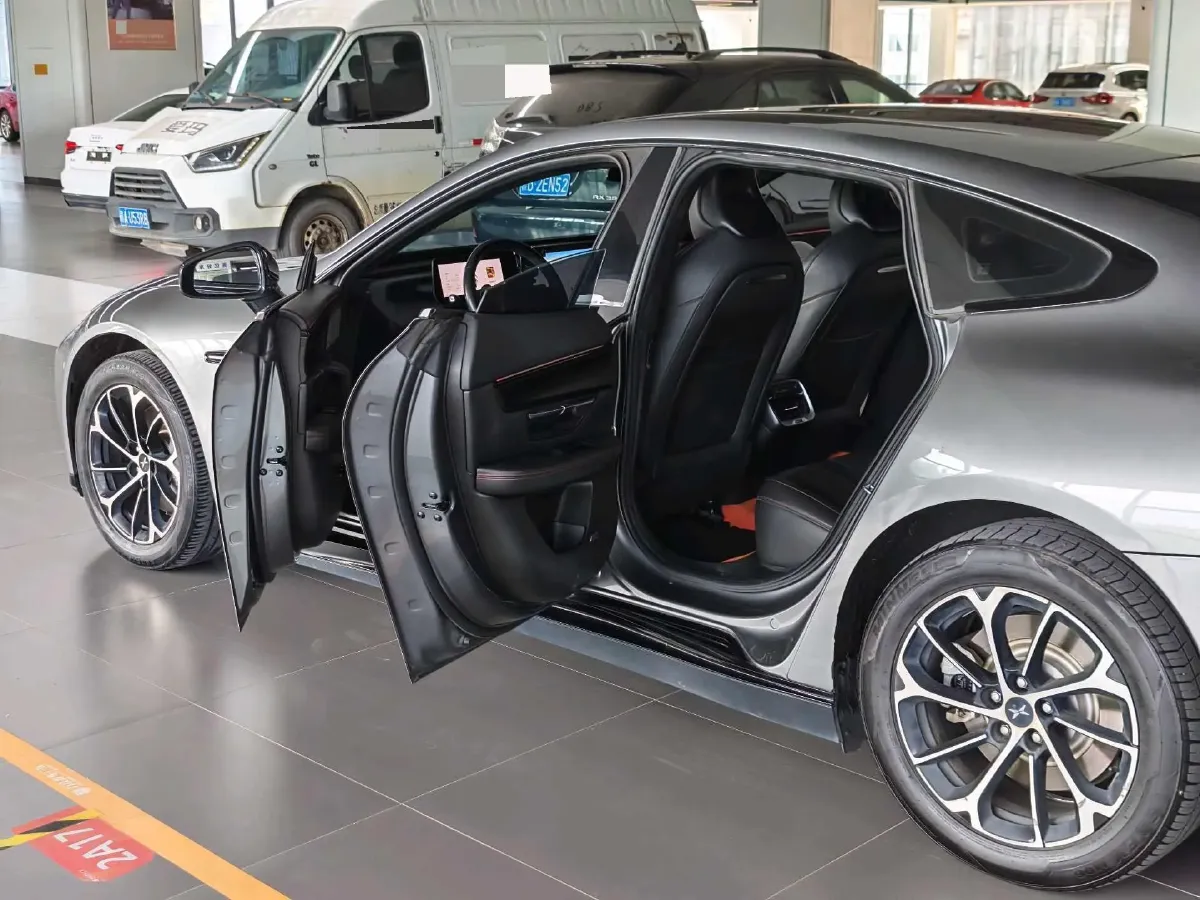 2020 DS 7 1.6T 215HP L4 8AT,autocango,china used car exporter,china ev exporter,chinese used car exporter,chinese used ev exporter