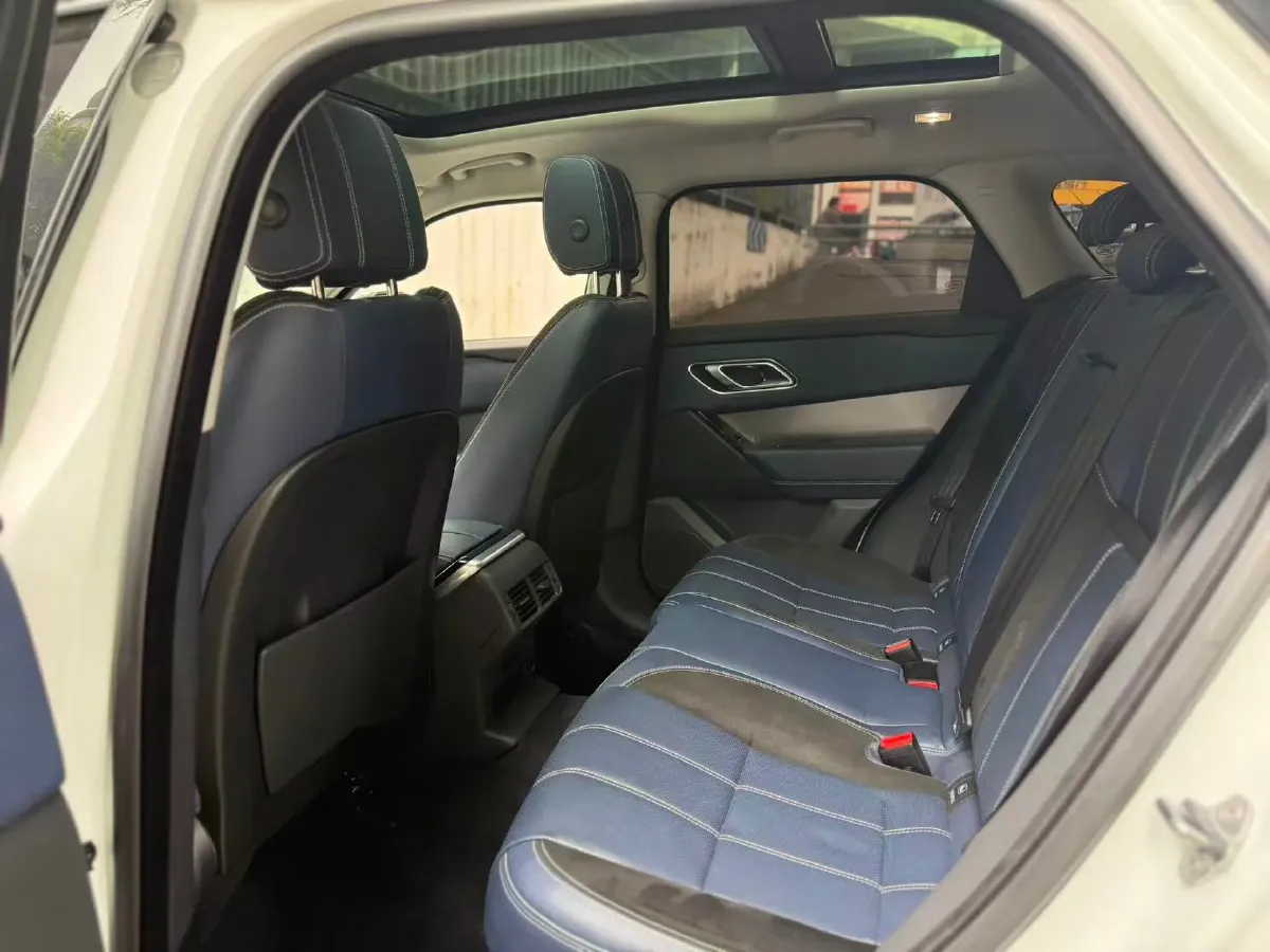 2018 Land Rover Discovery 2.0T 300HP L4 8AT,autocango,china used car exporter,china ev exporter,chinese used car exporter,chinese used ev exporter