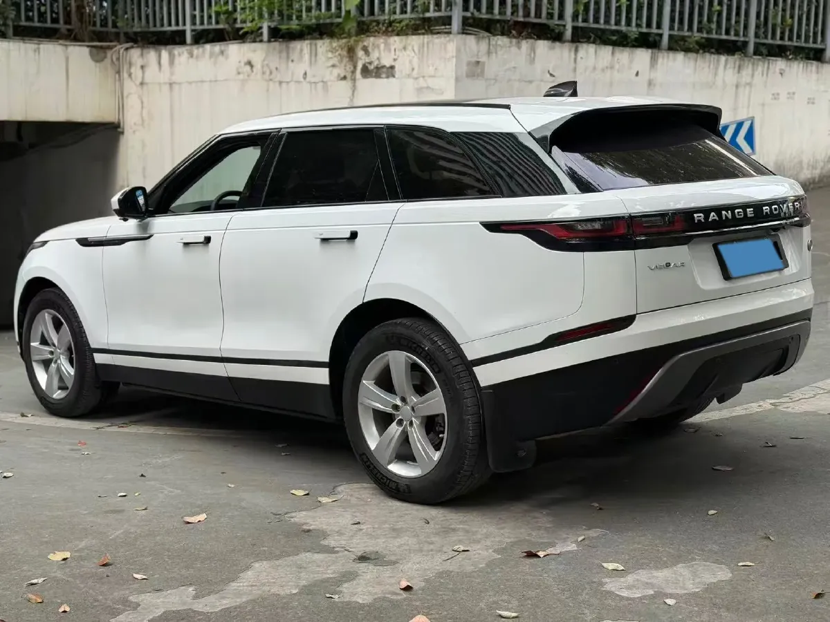 2018 Land Rover Discovery 2.0T 300HP L4 8AT,autocango,china used car exporter,china ev exporter,chinese used car exporter,chinese used ev exporter