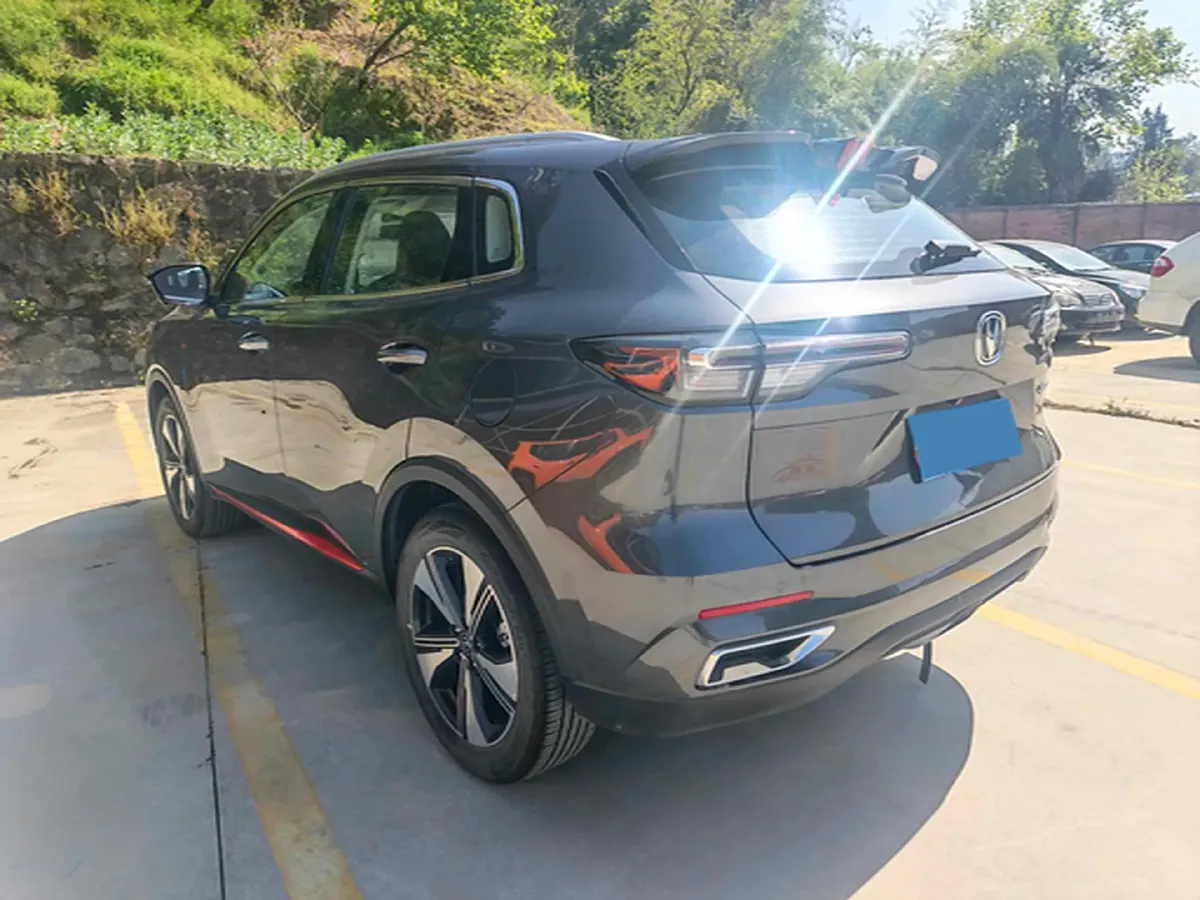 2022 ChangAn Oshan X7 Plus 1.5T 188HP L4 7DCT,autocango,china used car exporter,china ev exporter,chinese used car exporter,chinese used ev exporter