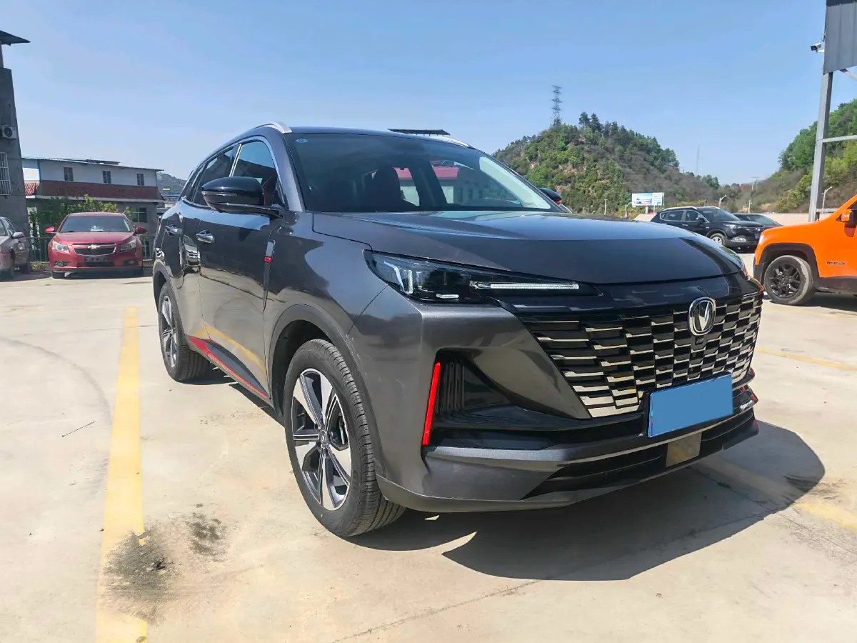 2022 ChangAn Oshan X7 Plus 1.5T 188HP L4 7DCT,autocango,china used car exporter,china ev exporter,chinese used car exporter,chinese used ev exporter