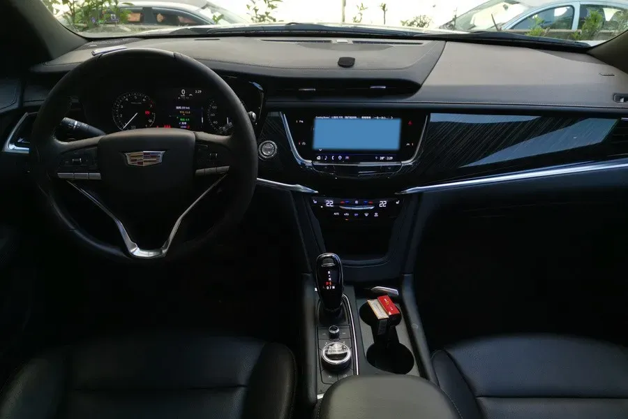 2022 Cadillac XT6 2.0T 237HP L4 9AT,autocango,china used car exporter,china ev exporter,chinese used car exporter,chinese used ev exporter
