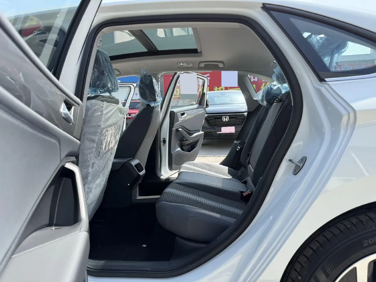 2026 Volkswagen Sagitar 1.5T 160HP L4 7DCT,autocango,china used car exporter,china ev exporter,chinese used car exporter,chinese used ev exporter