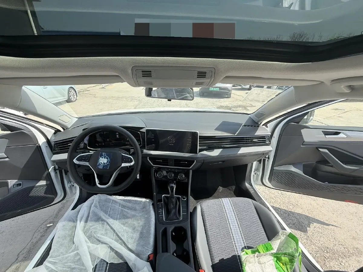 2026 Volkswagen Sagitar 1.5T 160HP L4 7DCT,autocango,china used car exporter,china ev exporter,chinese used car exporter,chinese used ev exporter