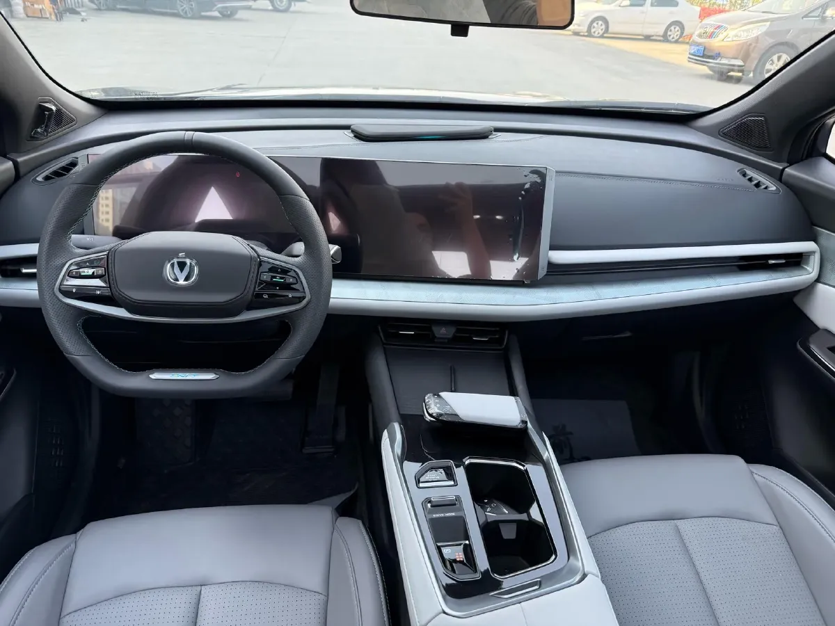 2023 ChangAn UNI-T 1.5T 188HP L4 7DCT,autocango,china used car exporter,china ev exporter,chinese used car exporter,chinese used ev exporter