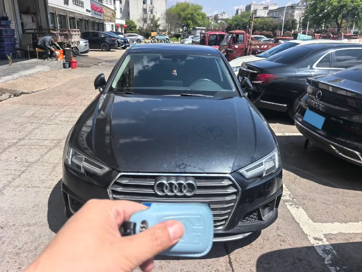 2019 Audi A4L 2.0T 190HP L4 7DCT,autocango,china used car exporter,china ev exporter,chinese used car exporter,chinese used ev exporter