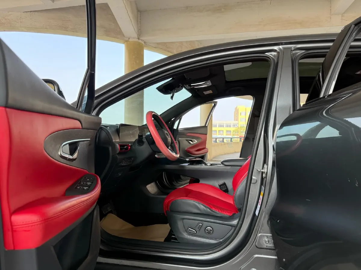 2020 ChangAn UNI-T 1.5T 180HP L4 7DCT,autocango,china used car exporter,china ev exporter,chinese used car exporter,chinese used ev exporter