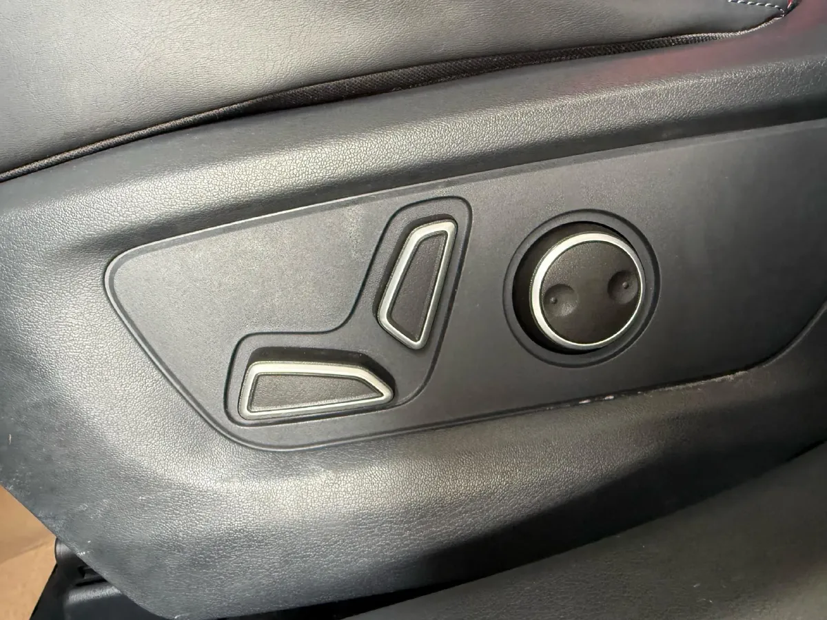 2020 ChangAn UNI-T 1.5T 180HP L4 7DCT,autocango,china used car exporter,china ev exporter,chinese used car exporter,chinese used ev exporter