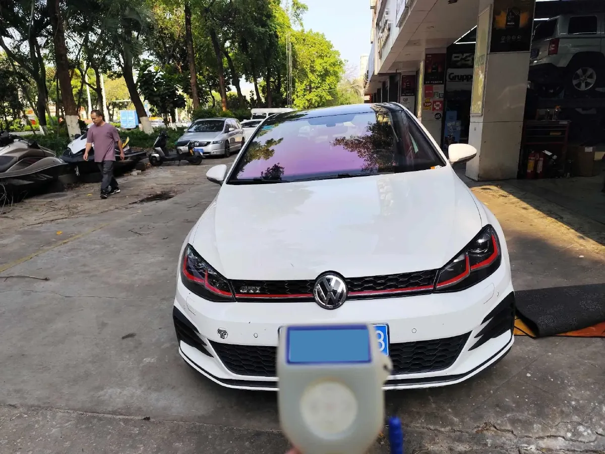 2018 Volkswagen GolfGTI 2.0T 220HP L4 7DCT,autocango,china used car exporter,china ev exporter,chinese used car exporter,chinese used ev exporter