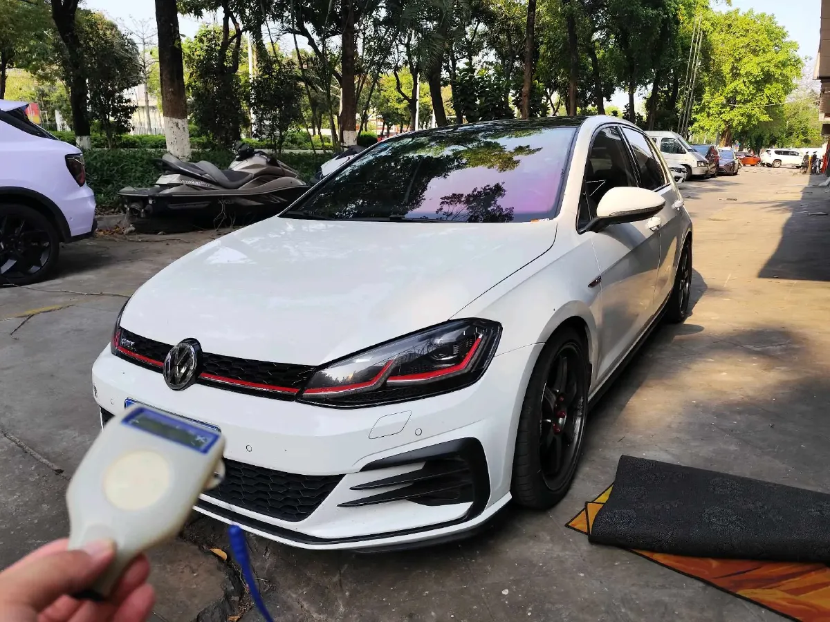 2018 Volkswagen GolfGTI 2.0T 220HP L4 7DCT,autocango,china used car exporter,china ev exporter,chinese used car exporter,chinese used ev exporter