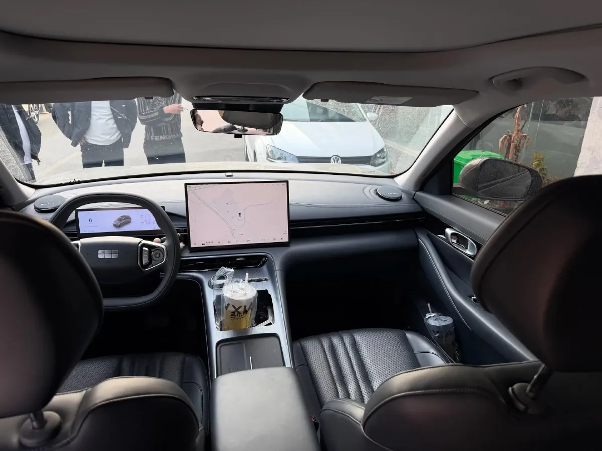 2024 Geely Emgrand L HiP 1.5T 181HP L4 3DHT PHEV 15.5KWH,autocango,china used car exporter,china ev exporter,chinese used car exporter,chinese used ev exporter