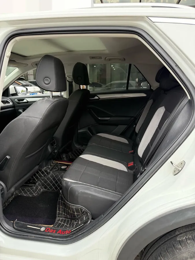 2021 Volkswagen T-Roc 1.4T 150HP L4 7DCT,autocango,china used car exporter,china ev exporter,chinese used car exporter,chinese used ev exporter