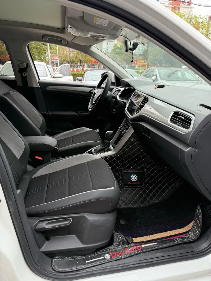 2021 Volkswagen T-Roc 1.4T 150HP L4 7DCT,autocango,china used car exporter,china ev exporter,chinese used car exporter,chinese used ev exporter