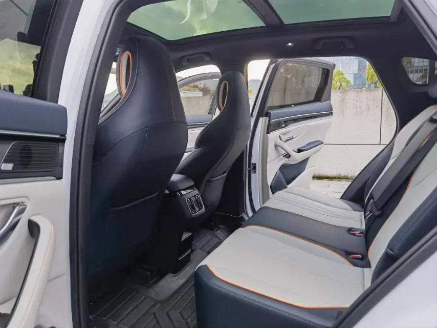 2021 Geely JiaJi 1.5T 177HP L3 7DCT PHEV 11.3KWH,autocango,china used car exporter,china ev exporter,chinese used car exporter,chinese used ev exporter