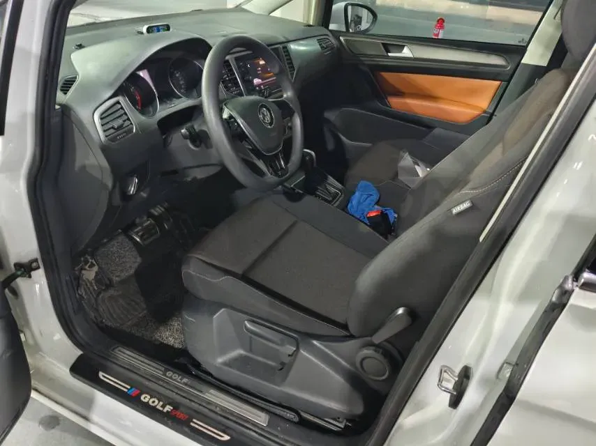 2016 Volkswagen Golf Sportsvan 1.6L 110HP L4 6AT,autocango,china used car exporter,china ev exporter,chinese used car exporter,chinese used ev exporter