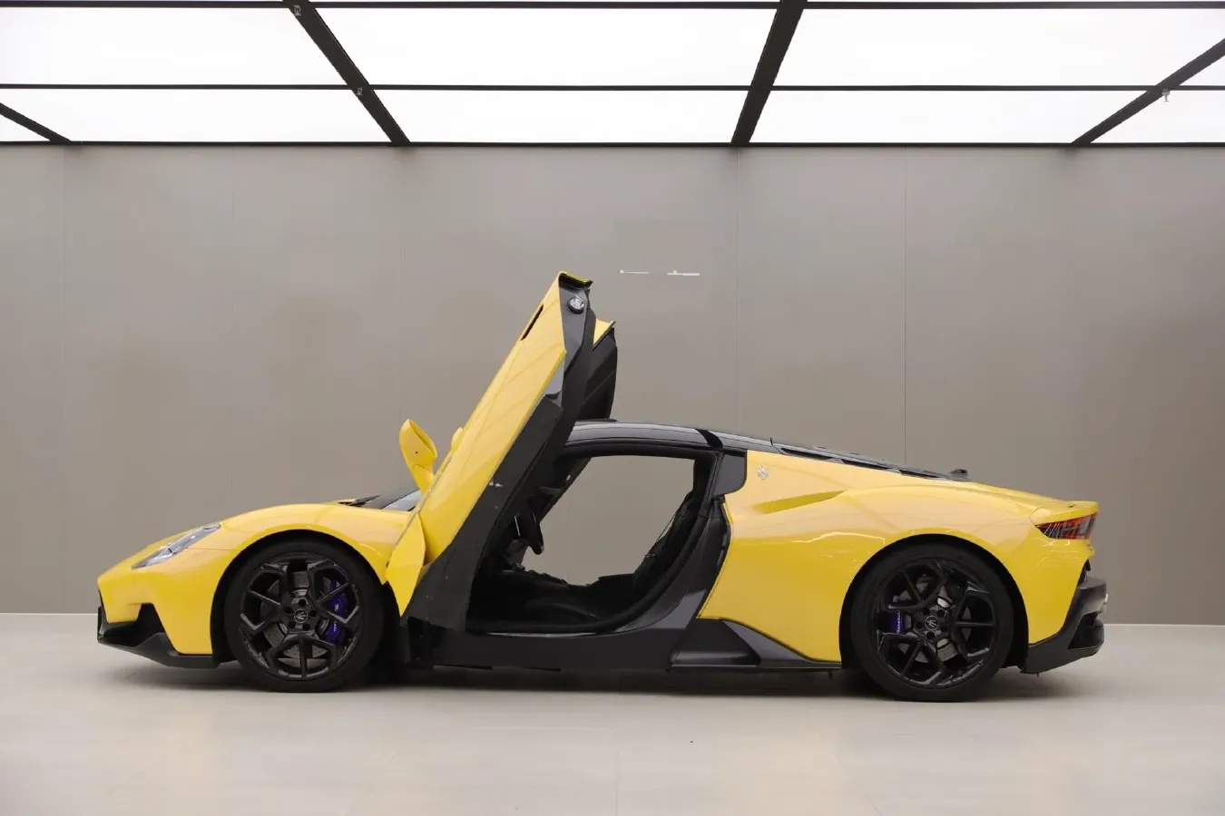 2020 Maserati MC20 3.0T 630HP V6 8DCT,autocango,china used car exporter,china ev exporter,chinese used car exporter,chinese used ev exporter