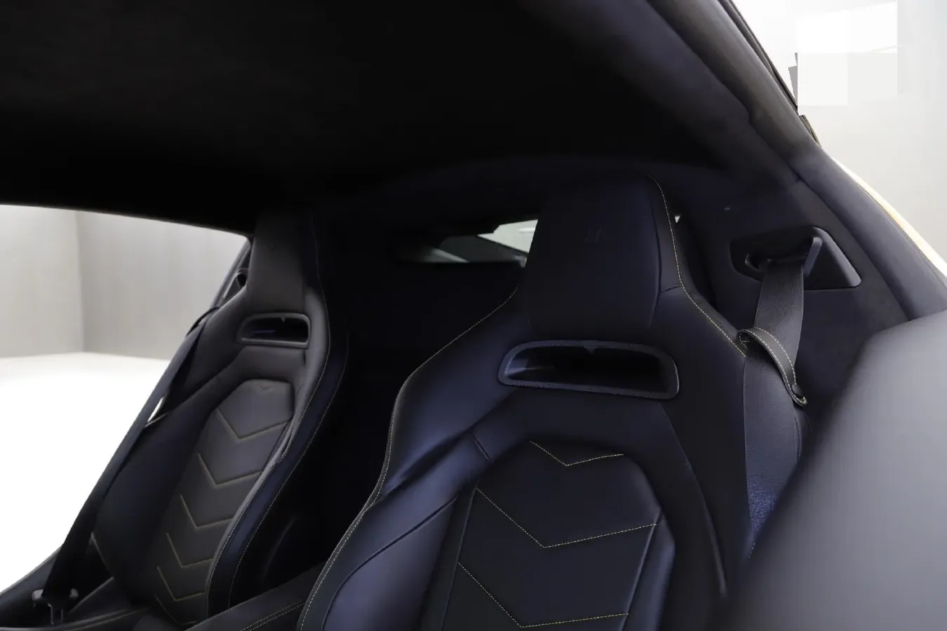 2020 Maserati MC20 3.0T 630HP V6 8DCT,autocango,china used car exporter,china ev exporter,chinese used car exporter,chinese used ev exporter