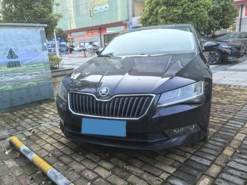 2018 Skoda Superb 1.4T 150HP L4 7DCT,autocango,china used car exporter,china ev exporter,chinese used car exporter,chinese used ev exporter