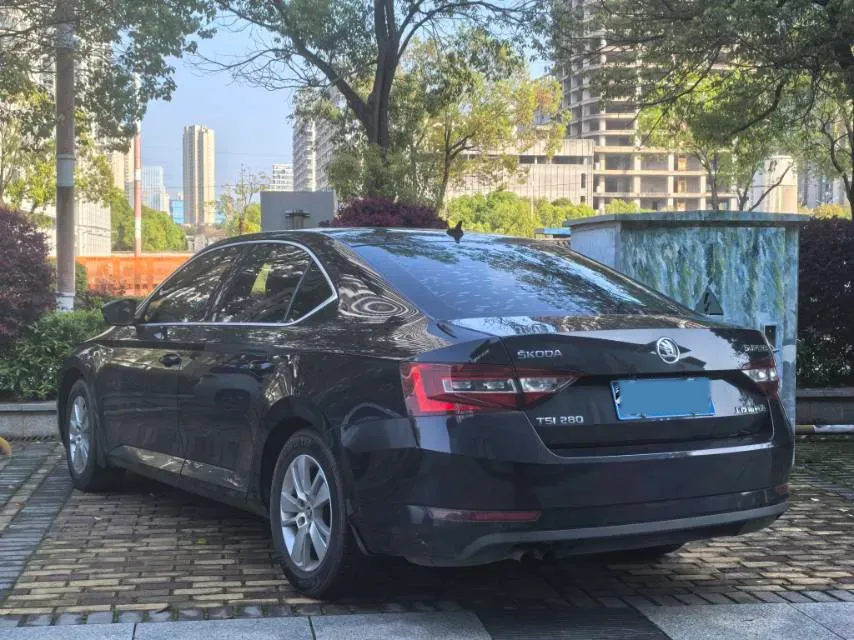 2018 Skoda Superb 1.4T 150HP L4 7DCT,autocango,china used car exporter,china ev exporter,chinese used car exporter,chinese used ev exporter
