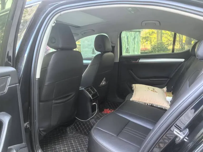 2018 Skoda Superb 1.4T 150HP L4 7DCT,autocango,china used car exporter,china ev exporter,chinese used car exporter,chinese used ev exporter