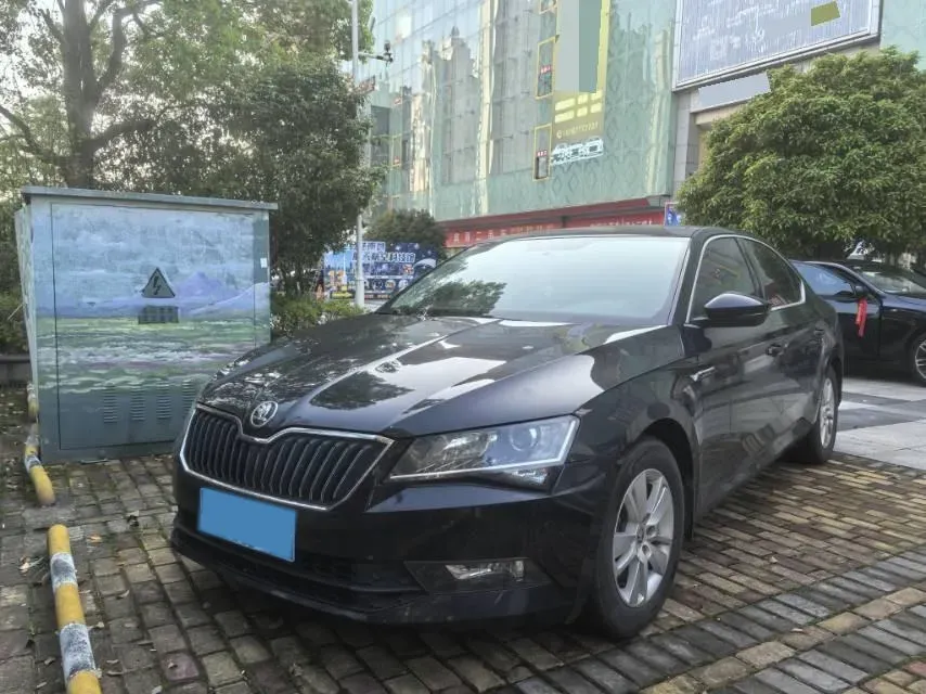 2018 Skoda Superb 1.4T 150HP L4 7DCT,autocango,china used car exporter,china ev exporter,chinese used car exporter,chinese used ev exporter