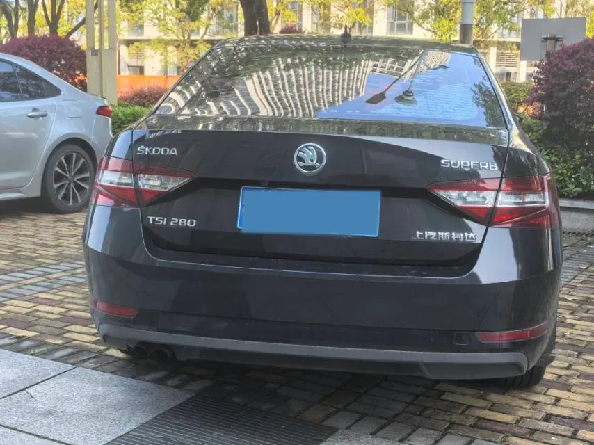 2018 Skoda Superb 1.4T 150HP L4 7DCT,autocango,china used car exporter,china ev exporter,chinese used car exporter,chinese used ev exporter