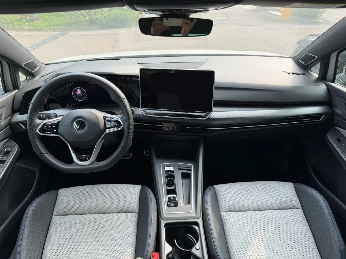 2025 Volkswagen Golf 1.5T 160HP L4 7DCT,autocango,china used car exporter,china ev exporter,chinese used car exporter,chinese used ev exporter