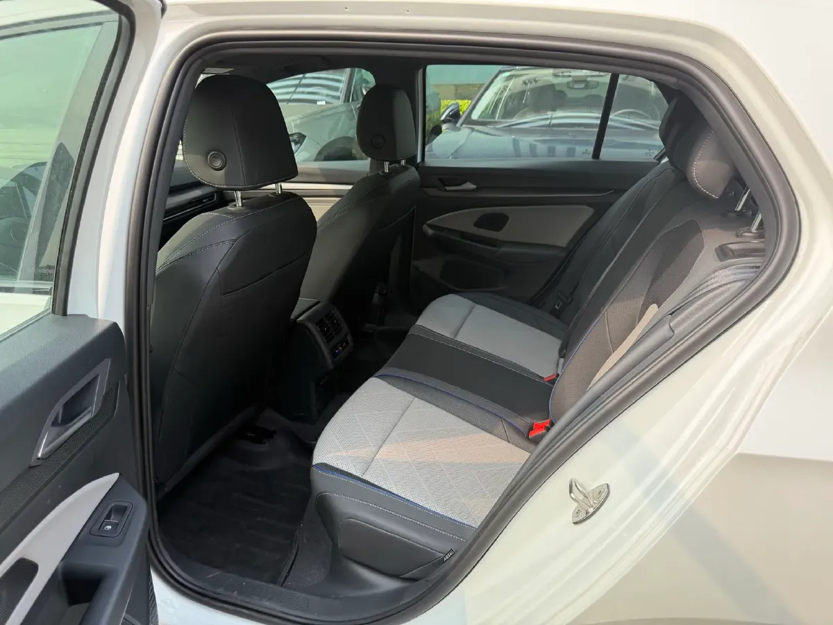 2025 Volkswagen Golf 1.5T 160HP L4 7DCT,autocango,china used car exporter,china ev exporter,chinese used car exporter,chinese used ev exporter