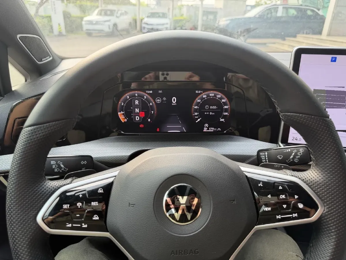 2025 Volkswagen Golf 1.5T 160HP L4 7DCT,autocango,china used car exporter,china ev exporter,chinese used car exporter,chinese used ev exporter