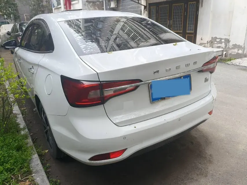 2020 Roewe i5 1.5L 120HP L4 5MT,autocango,china used car exporter,china ev exporter,chinese used car exporter,chinese used ev exporter
