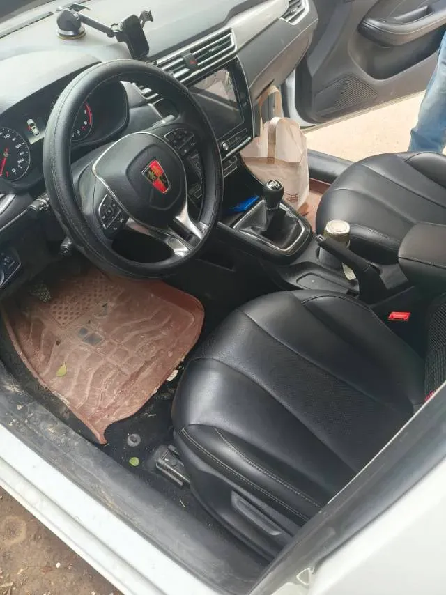 2020 Roewe i5 1.5L 120HP L4 5MT,autocango,china used car exporter,china ev exporter,chinese used car exporter,chinese used ev exporter