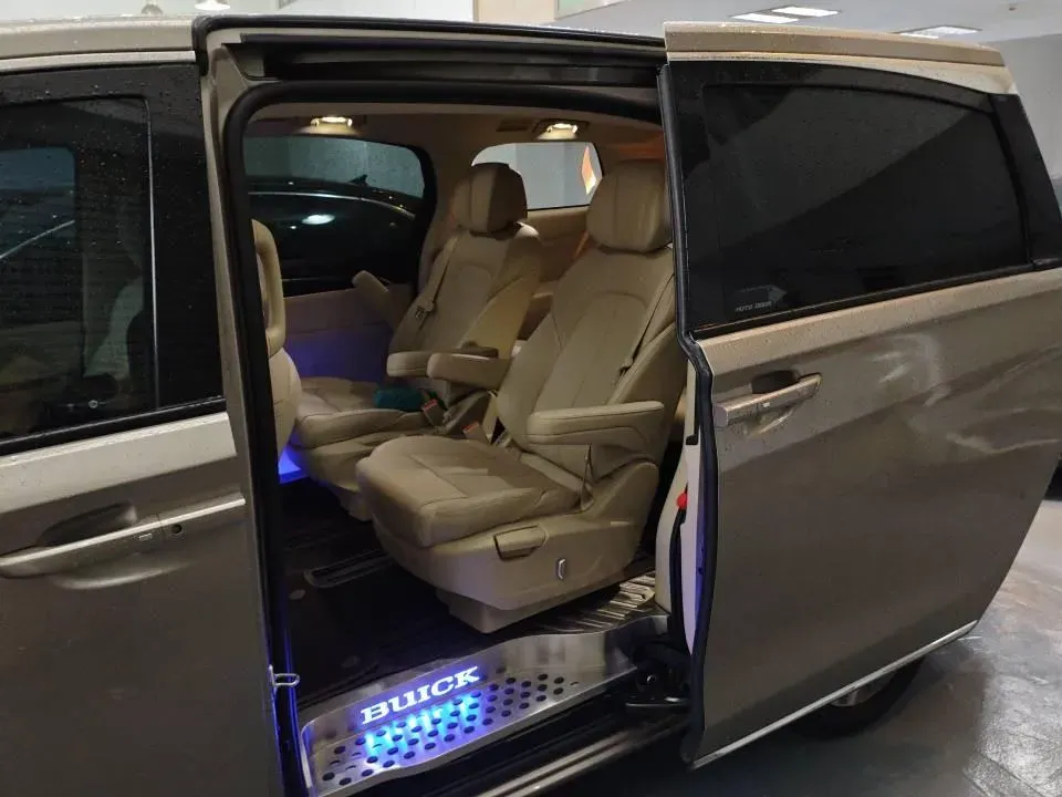 2023 Buick GL8 2.0T 237HP L4 9AT,autocango,china used car exporter,china ev exporter,chinese used car exporter,chinese used ev exporter