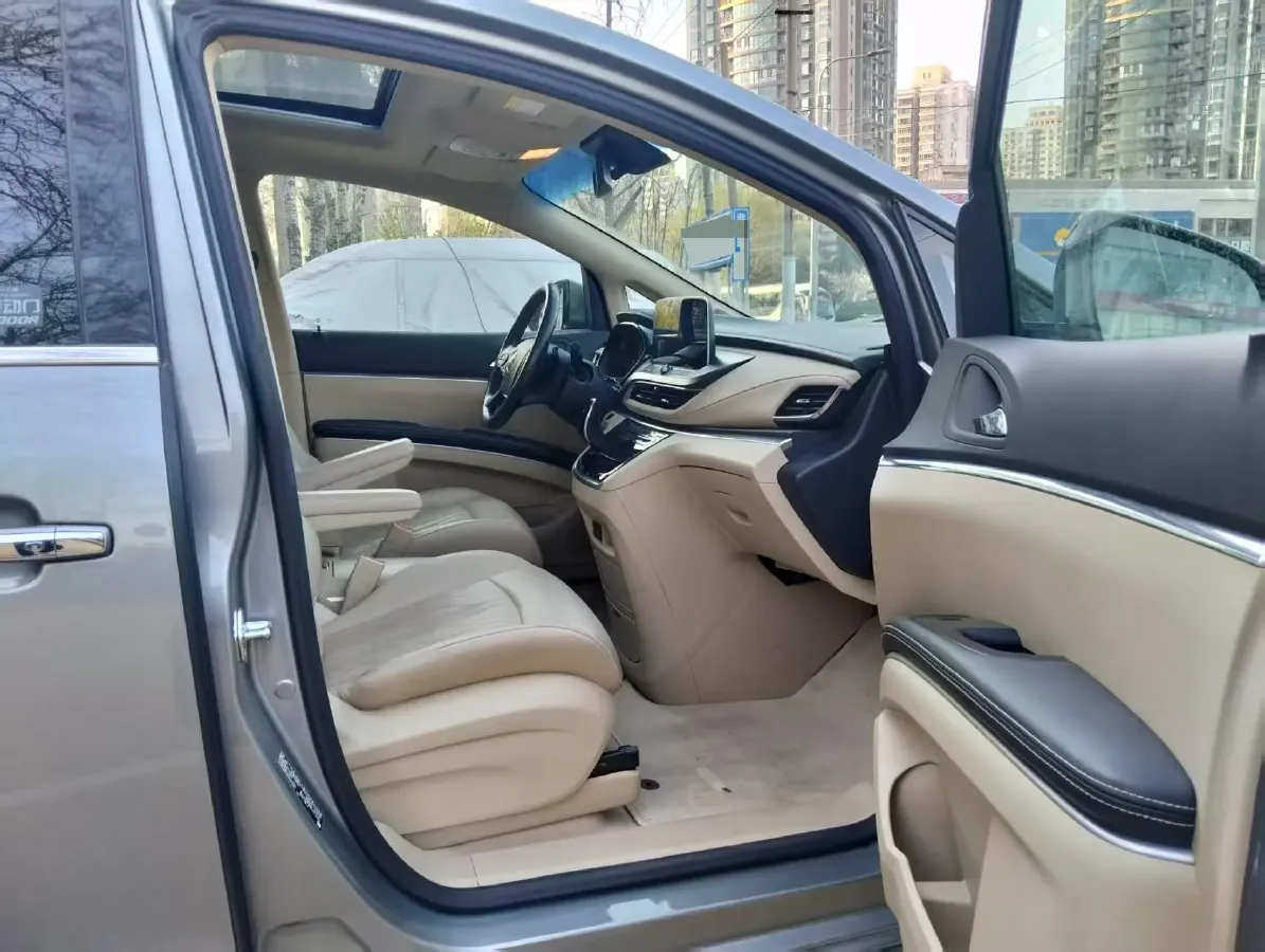 2023 Buick GL8 2.0T 237HP L4 9AT,autocango,china used car exporter,china ev exporter,chinese used car exporter,chinese used ev exporter