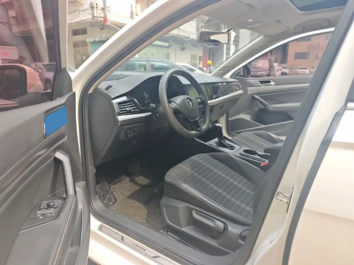 2018 Skoda Karoq 1.4T 150HP L4 7DCT,autocango,china used car exporter,china ev exporter,chinese used car exporter,chinese used ev exporter