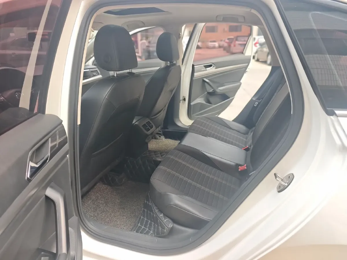 2018 Skoda Karoq 1.4T 150HP L4 7DCT,autocango,china used car exporter,china ev exporter,chinese used car exporter,chinese used ev exporter