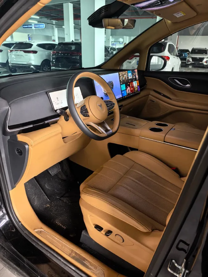 2025 Voyah Dream 1.5T 150HP L4 PHEV 41.7KWH,autocango,china used car exporter,china ev exporter,chinese used car exporter,chinese used ev exporter