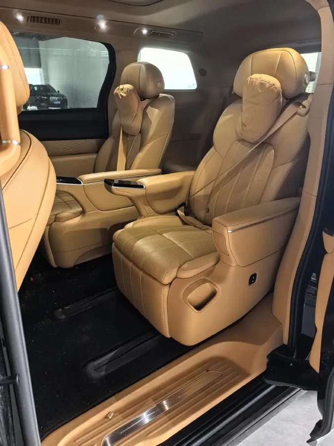 2025 Voyah Dream 1.5T 150HP L4 PHEV 41.7KWH,autocango,china used car exporter,china ev exporter,chinese used car exporter,chinese used ev exporter