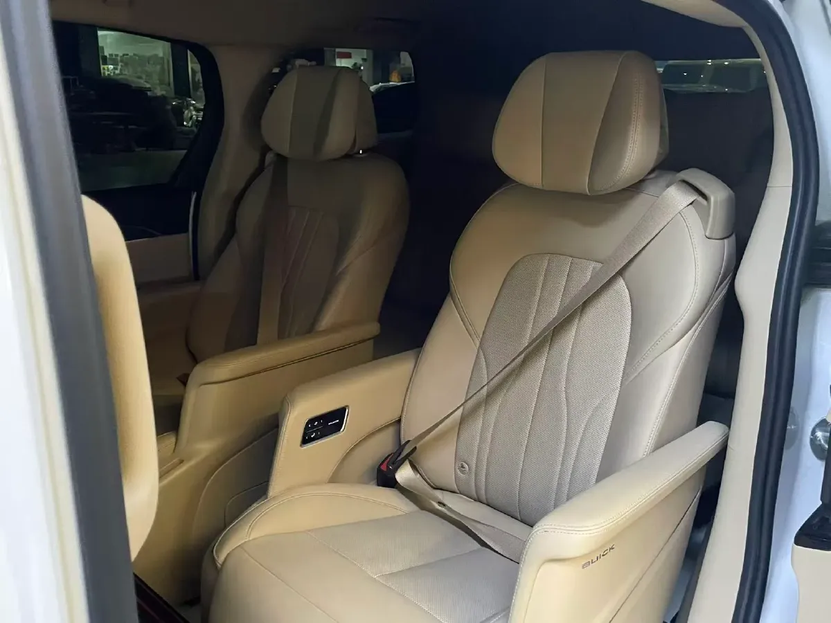 2025 Buick GL8 1.5T 180HP L4 2DHT PHEV,autocango,china used car exporter,china ev exporter,chinese used car exporter,chinese used ev exporter