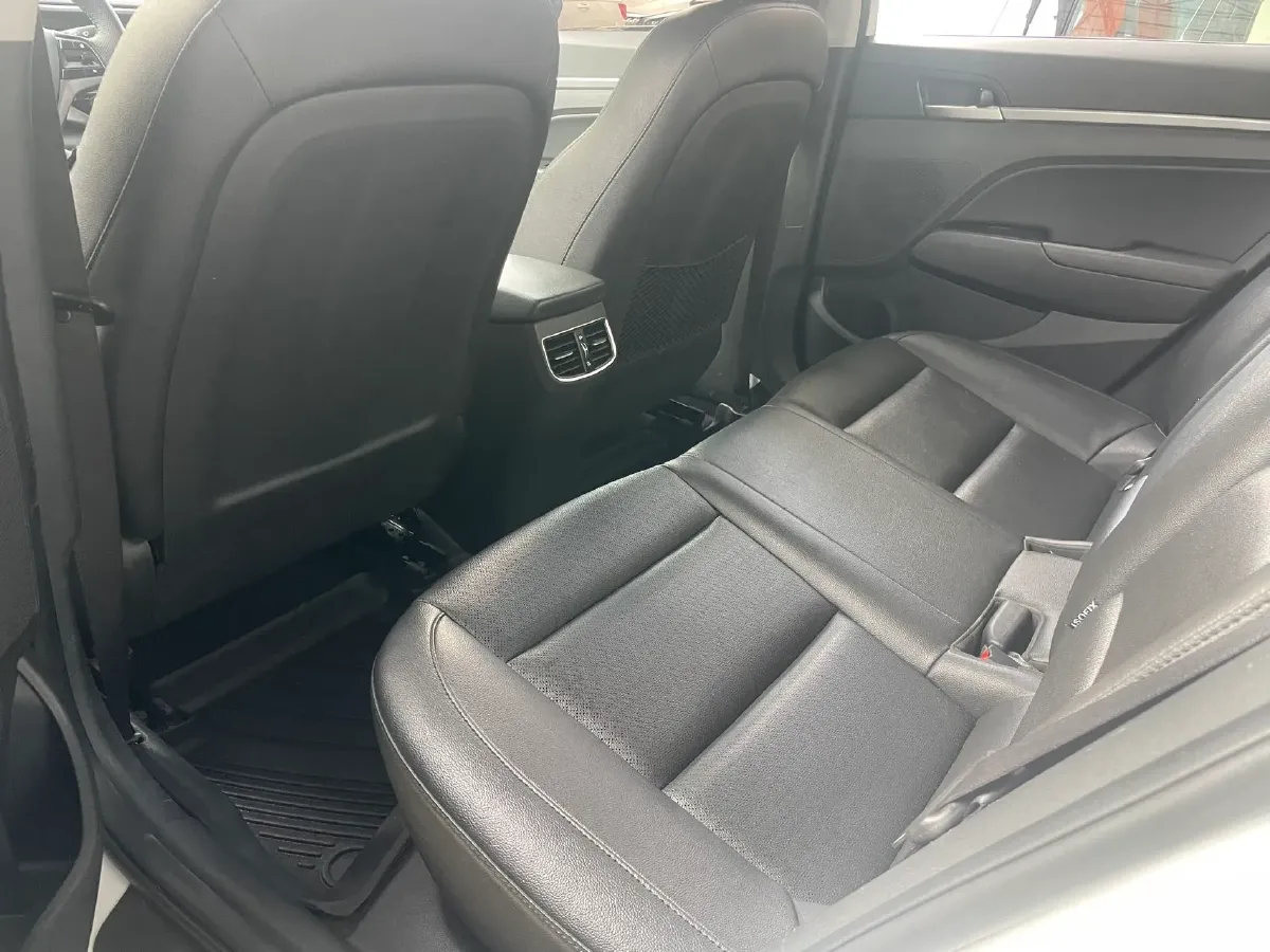 2020 Hyundai Elantra 1.5L 115HP L4 CVT,autocango,china used car exporter,china ev exporter,chinese used car exporter,chinese used ev exporter