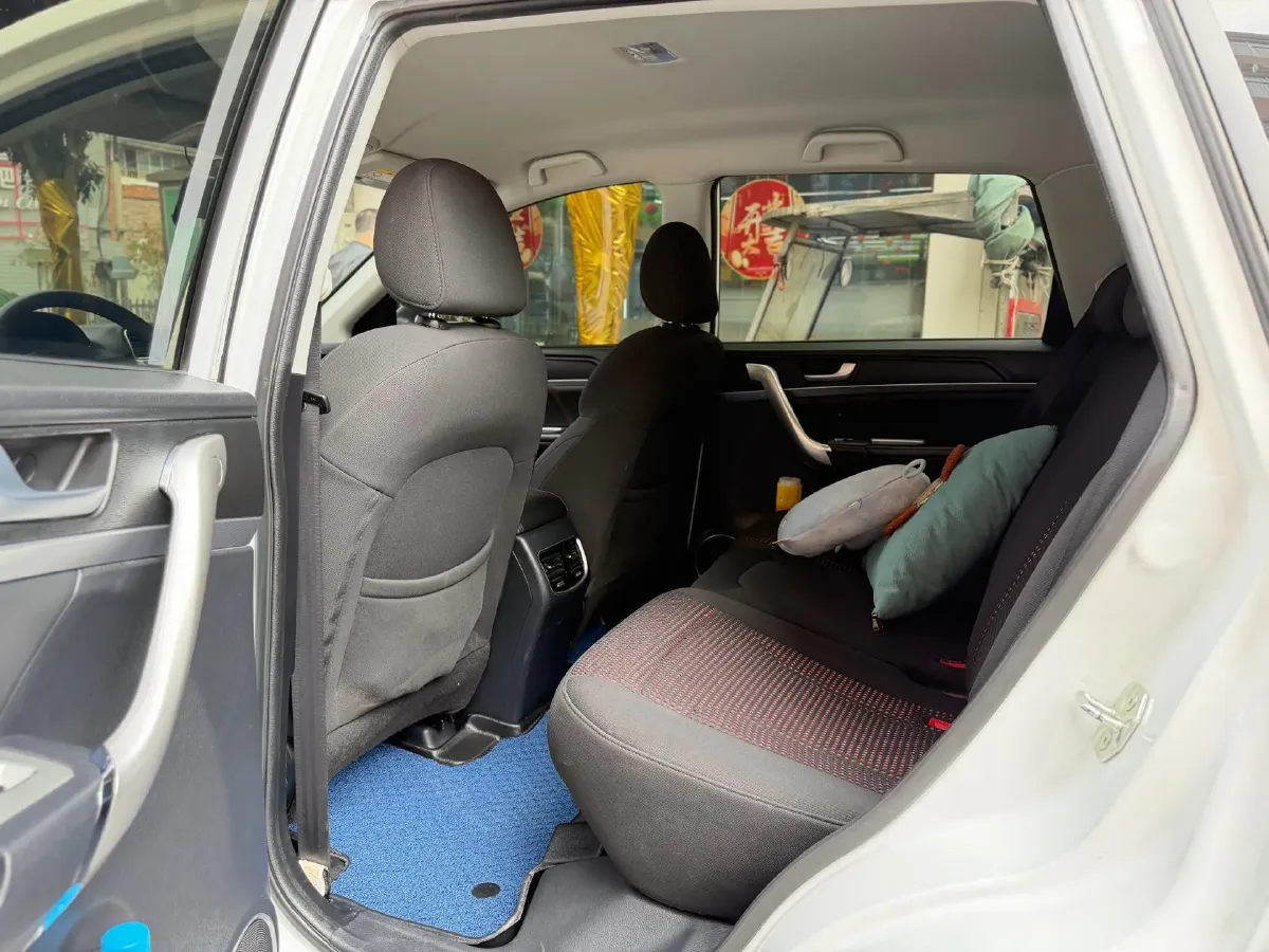 2019 Haval M6 1.5T 150HP L4 6MT,autocango,china used car exporter,china ev exporter,chinese used car exporter,chinese used ev exporter