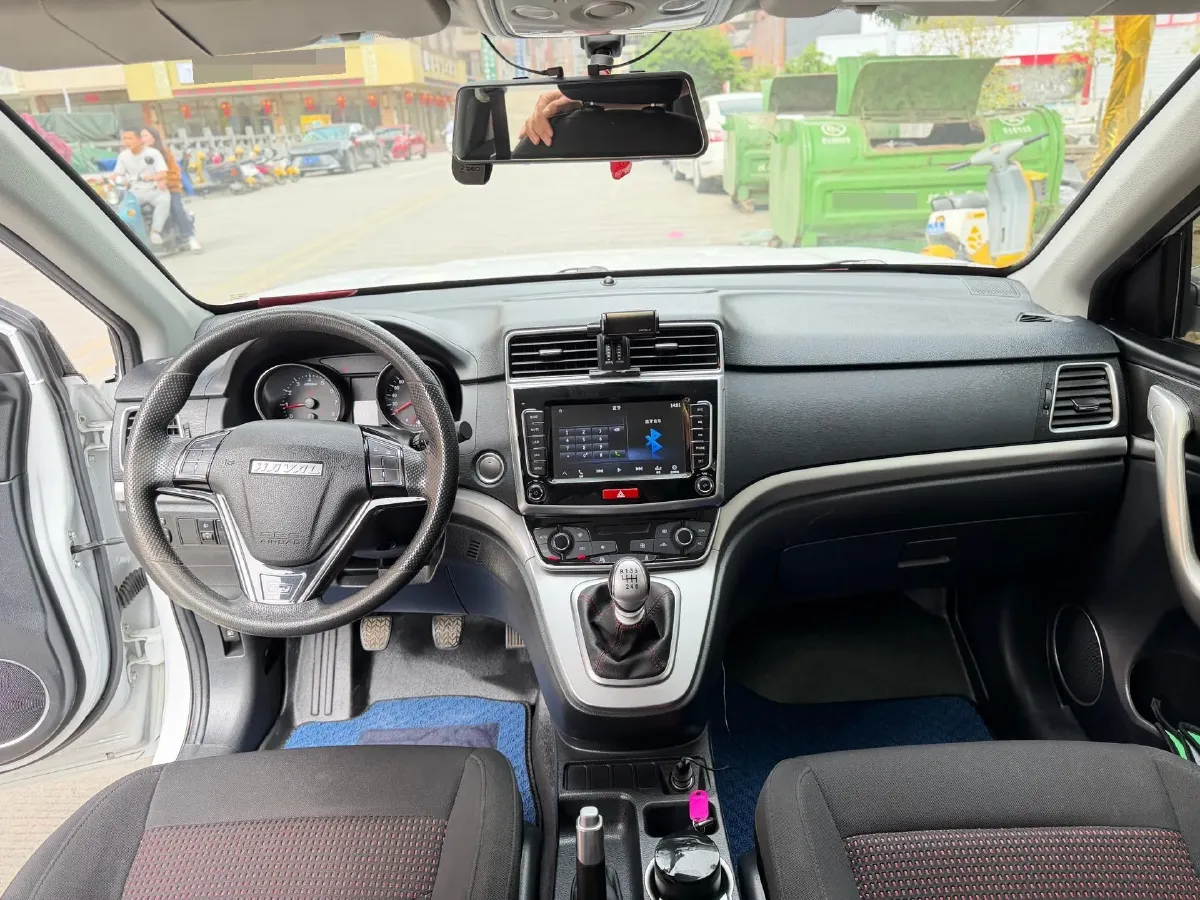2019 Haval M6 1.5T 150HP L4 6MT,autocango,china used car exporter,china ev exporter,chinese used car exporter,chinese used ev exporter