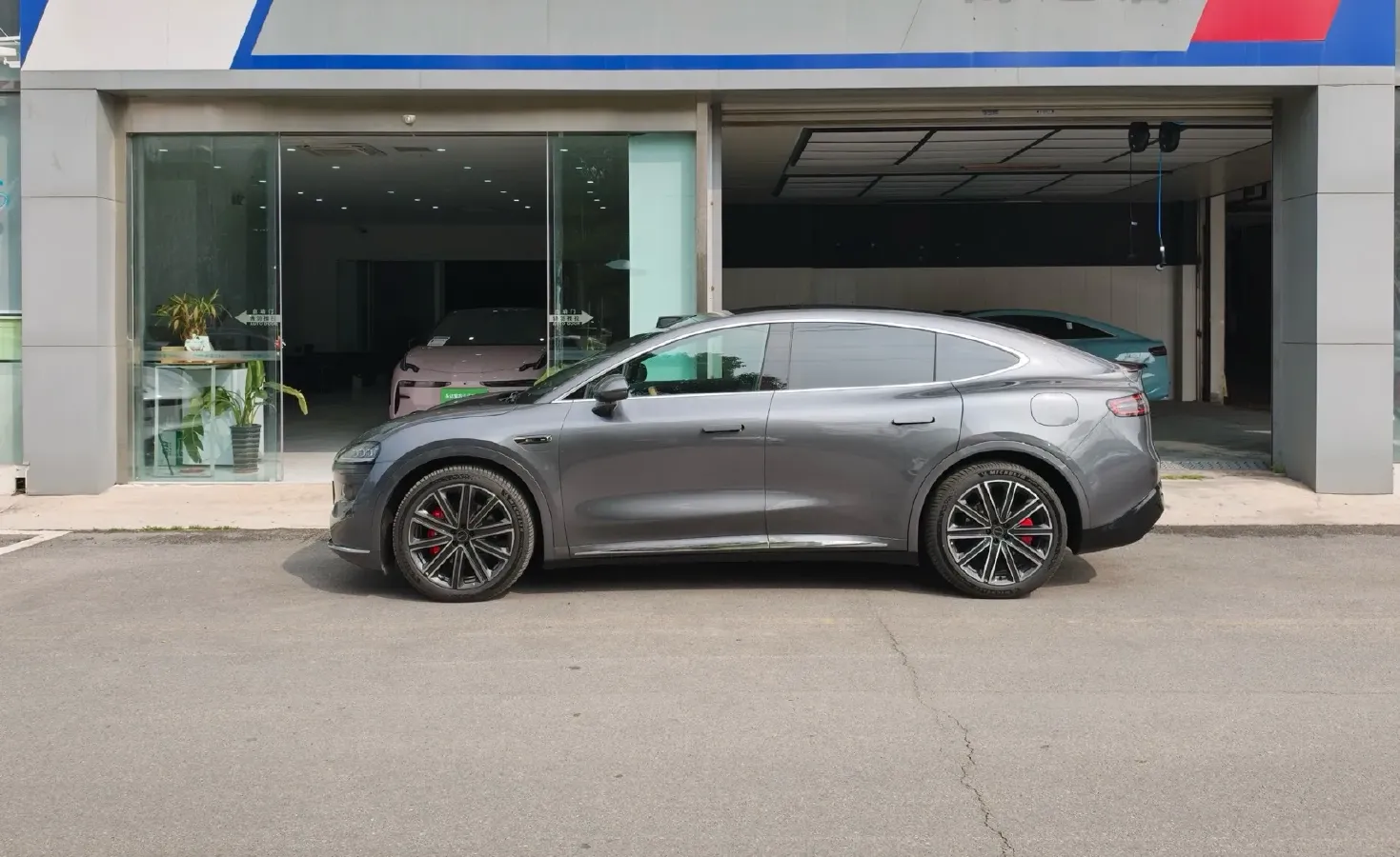 2025 Luxeed R7 REEV 156HP REEV,autocango,china used car exporter,china ev exporter,chinese used car exporter,chinese used ev exporter