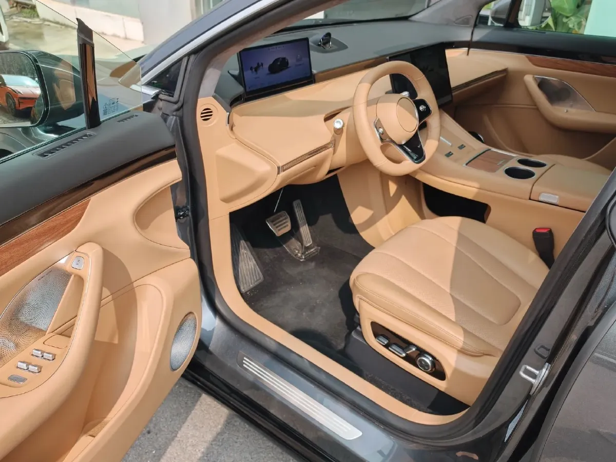 2025 Luxeed R7 REEV 156HP REEV,autocango,china used car exporter,china ev exporter,chinese used car exporter,chinese used ev exporter