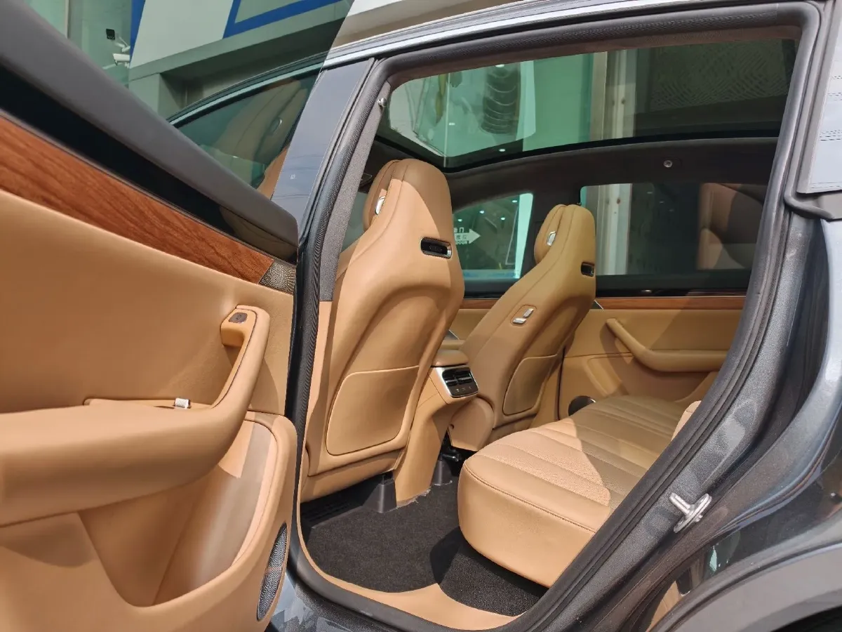 2025 Luxeed R7 REEV 156HP REEV,autocango,china used car exporter,china ev exporter,chinese used car exporter,chinese used ev exporter