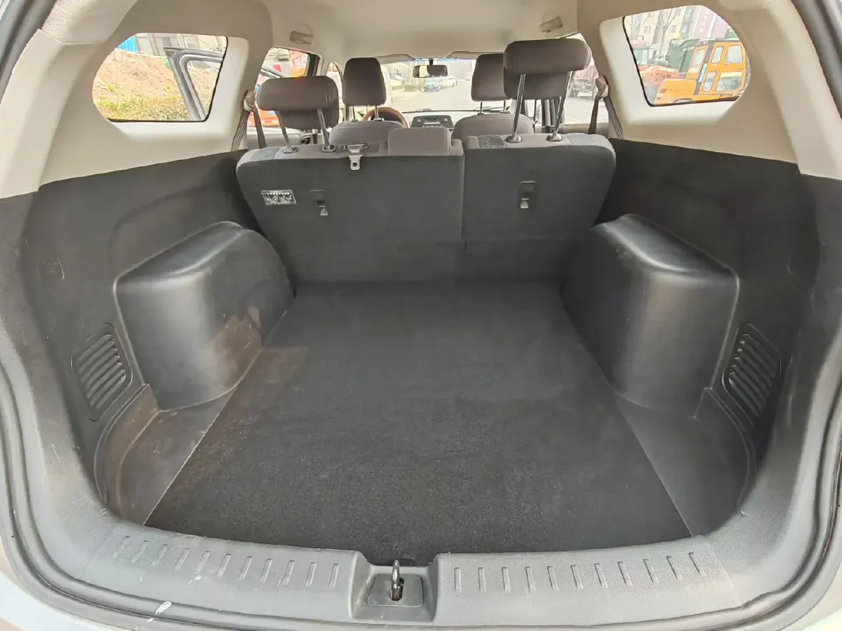 2017 BaoJun 310W 1.2L 82HP L4 6MT,autocango,china used car exporter,china ev exporter,chinese used car exporter,chinese used ev exporter